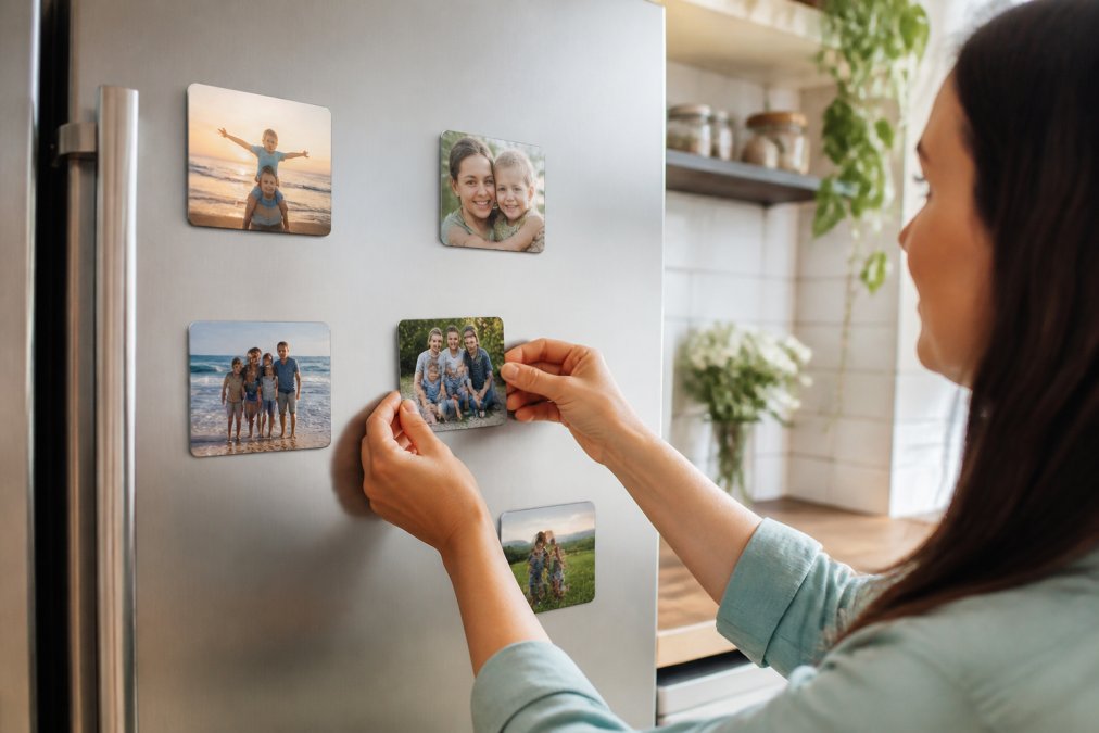 How to Display Family Photos on Fridge: 7 Easy Steps